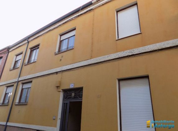 Foto 1 de Casa en venda a Hospital de Órbigo de 4 habitacions amb piscina i calefacció