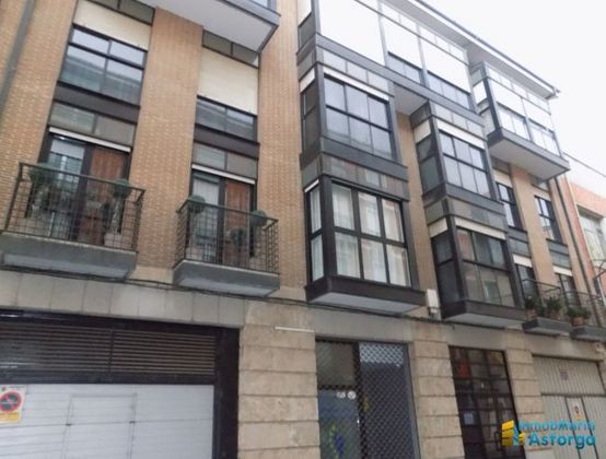 Foto 2 de Dúplex en venda a Astorga de 3 habitacions amb terrassa i garatge