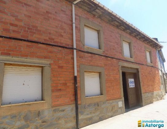 Foto 2 de Casa rural en venda a Villares de Órbigo de 3 habitacions amb jardí