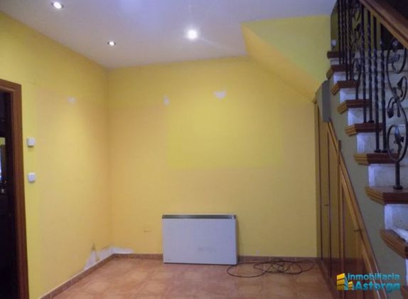 Foto 2 de Casa en venda a Astorga de 3 habitacions amb calefacció