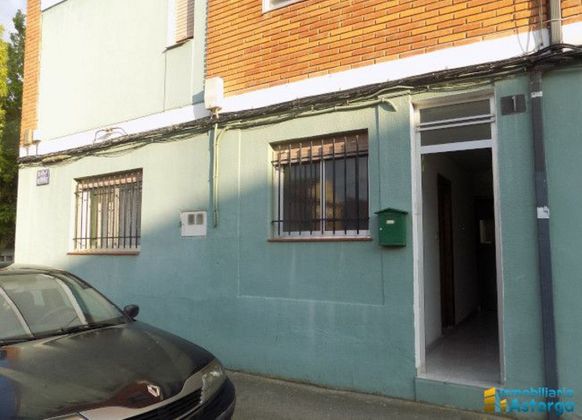 Foto 1 de Venta de piso en Astorga de 2 habitaciones con calefacción