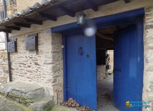 Foto 2 de Casa en venda a Santiago Millas de 4 habitacions amb garatge i calefacció