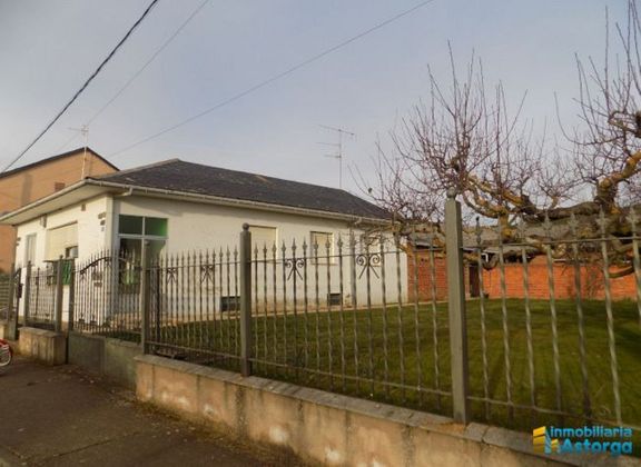 Foto 2 de Casa en venda a Villamejil de 4 habitacions amb garatge i jardí