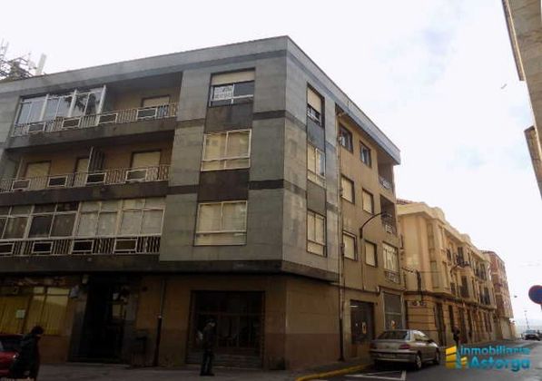 Foto 2 de Venta de piso en Astorga de 3 habitaciones con terraza y calefacción