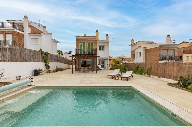 Foto 2 de Xalet en venda a Dílar de 3 habitacions amb terrassa i piscina