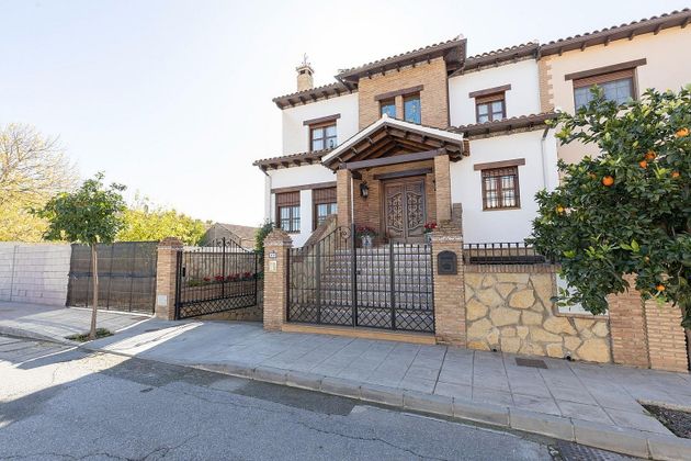 Foto 2 de Casa en venda a Fuente Vaqueros de 6 habitacions amb terrassa i garatge