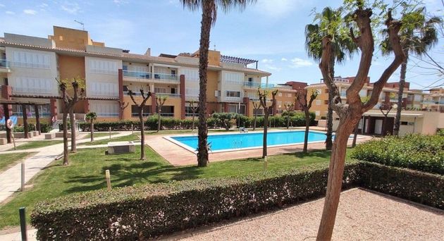 Foto 1 de Pis en venda a calle Grecia de 2 habitacions amb terrassa i piscina
