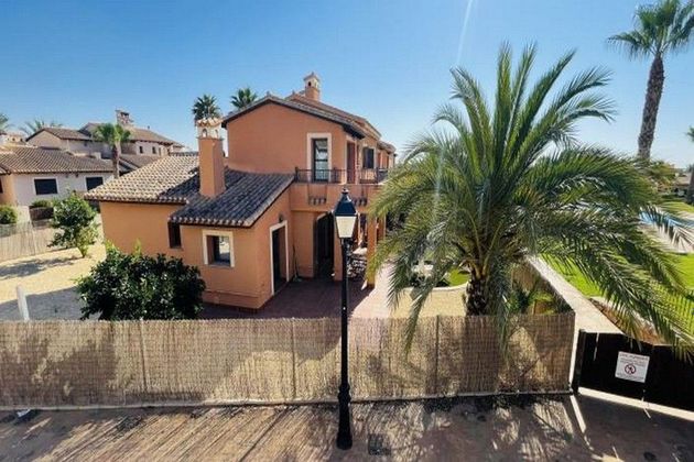 Foto 2 de Casa adossada en venda a calle Bolivia de 3 habitacions amb terrassa i piscina