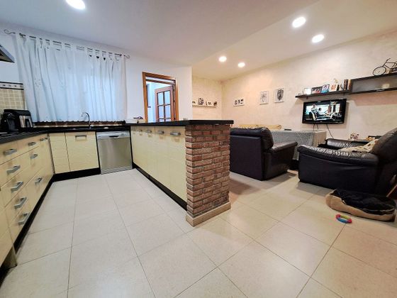 Foto 1 de Casa en venda a La Paz de 3 habitacions amb terrassa i aire acondicionat