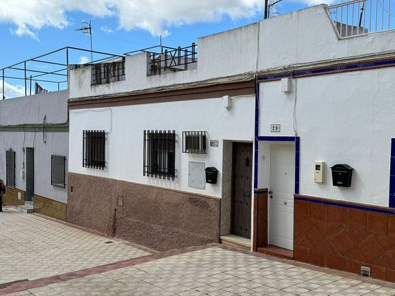 Foto 1 de Casa en venda a Centro - Alcalá de Guadaira de 3 habitacions amb aire acondicionat