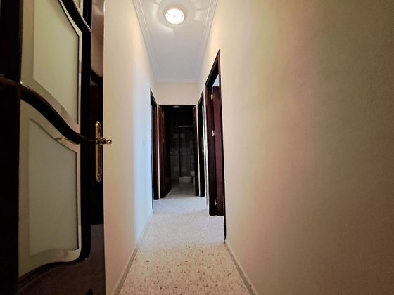 Foto 2 de Venta de piso en Centro - Alcalá de Guadaira de 3 habitaciones con garaje
