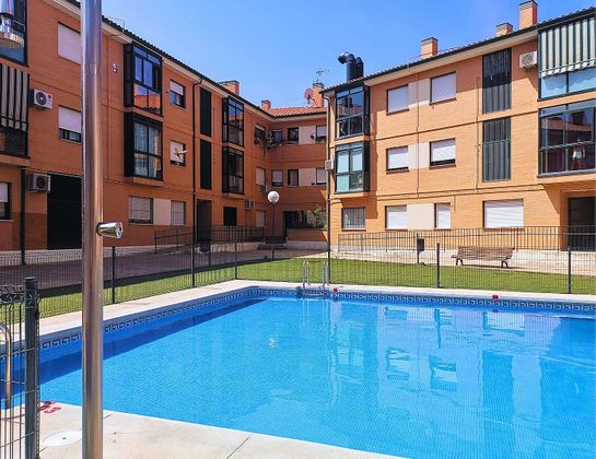 Foto 1 de Venta de piso en calle Numancia de 1 habitación con terraza y piscina