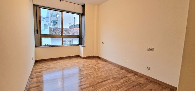 Foto 2 de Venta de piso en Sada de 3 habitaciones con balcón y calefacción