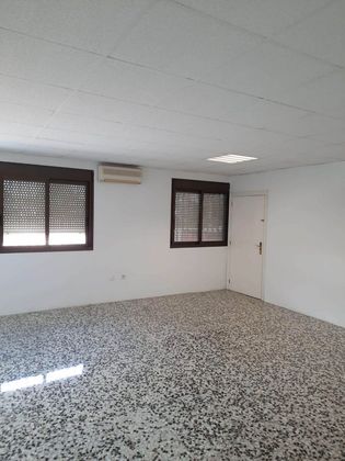 Foto 2 de Oficina en alquiler en calle Islas Baleares con aire acondicionado