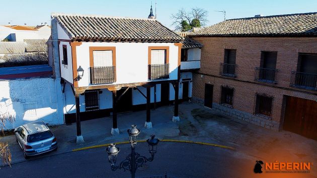 Foto 2 de Casa adossada en venda a plaza Nacional de 3 habitacions amb piscina