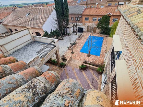 Foto 2 de Casa adossada en venda a Yuncos de 4 habitacions amb terrassa i piscina