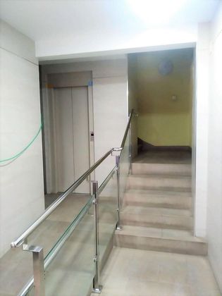 Foto 2 de Piso en venta en Santurtzi de 2 habitaciones con balcón y ascensor