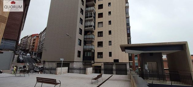 Foto 1 de Venta de piso en Sestao de 3 habitaciones con garaje y balcón