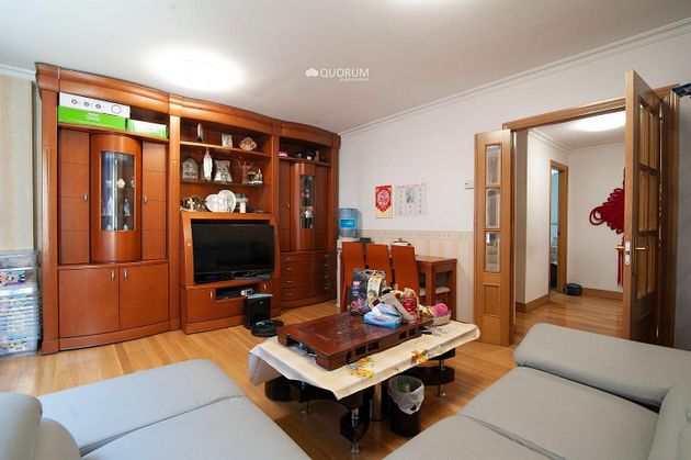 Foto 2 de Venta de piso en Bagatza - San Vicente de 3 habitaciones con garaje y calefacción