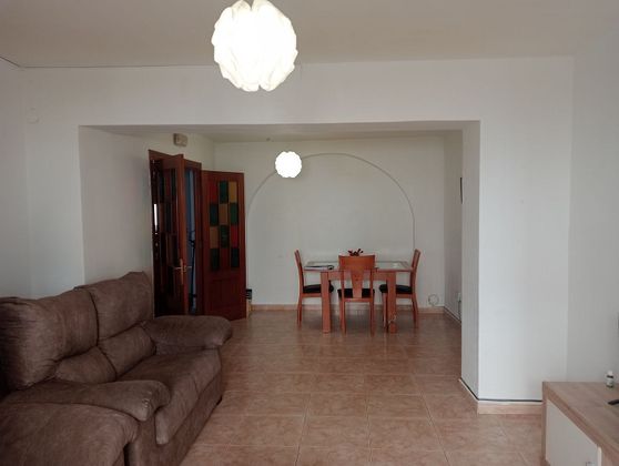 Foto 2 de Pis en venda a calle San José de 4 habitacions amb terrassa i aire acondicionat