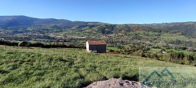 Foto 1 de Casa rural en venda a Santiurde de Toranzo de 1 habitació amb jardí