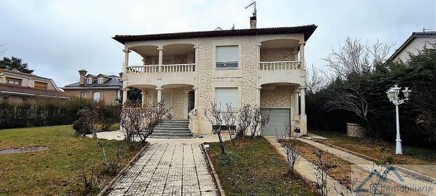Foto 1 de Xalet en venda a Castrillo del Val de 4 habitacions amb terrassa i garatge