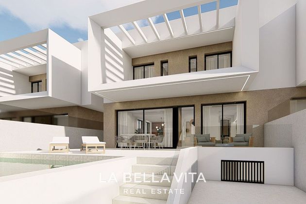 Foto 2 de Casa en venta en calle Pascual Saura Beltrán de 3 habitaciones con terraza y piscina