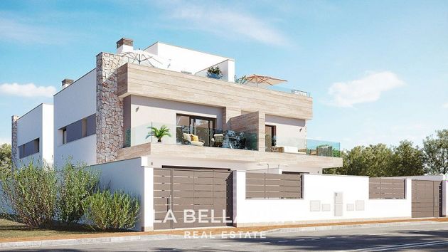 Foto 2 de Xalet en venda a calle Bergantín de 3 habitacions amb terrassa i piscina