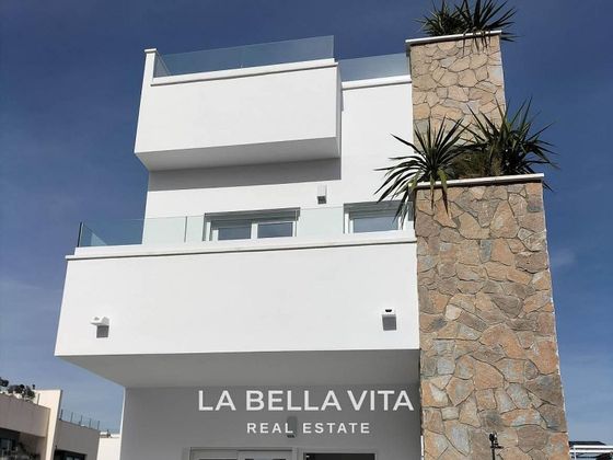 Foto 2 de Xalet en venda a avenida De Las Brisas de 3 habitacions amb terrassa i piscina