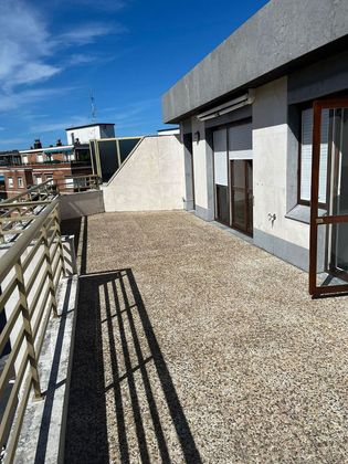 Foto 1 de Àtic en lloguer a Las Arenas Centro de 1 habitació amb terrassa i balcó