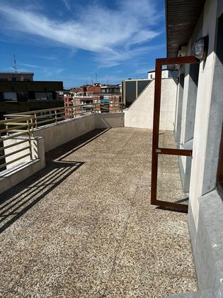 Foto 2 de Alquiler de ático en Las Arenas Centro de 1 habitación con terraza y balcón