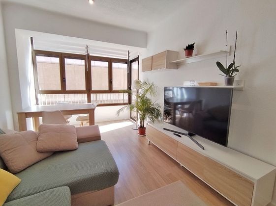 Foto 1 de Pis en venda a Ensanche - Diputación de 4 habitacions amb terrassa i aire acondicionat