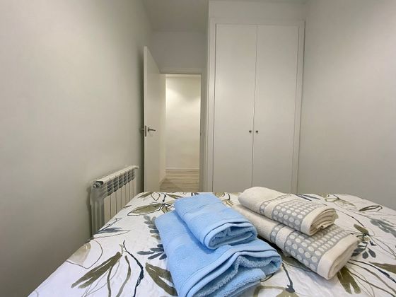 Foto 2 de Piso en alquiler en Fuente del Berro de 2 habitaciones con muebles y calefacción