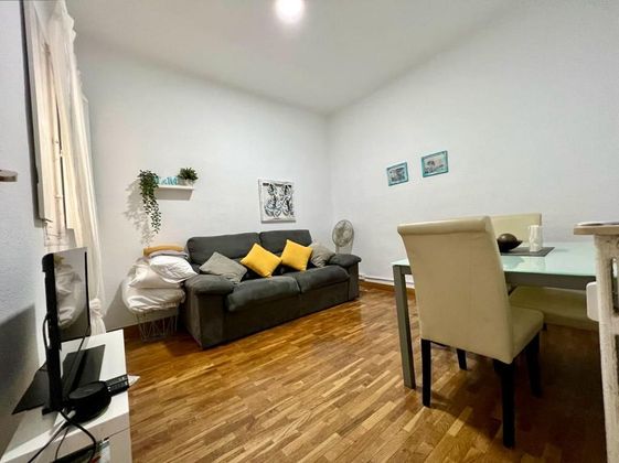 Foto 1 de Alquiler de piso en Ibiza de 2 habitaciones con muebles y calefacción