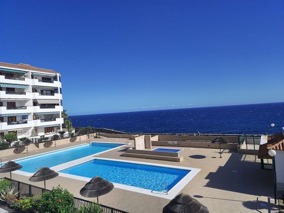 Foto 2 de Venta de piso en Costa Blanca - Las Galletas de 2 habitaciones con terraza y piscina