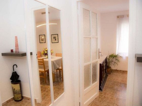 Foto 1 de Alquiler de piso en avenida De Pérez Galdós de 2 habitaciones con muebles y aire acondicionado