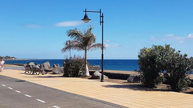 Foto 2 de Pis en lloguer a Puerto del Carmen de 2 habitacions amb terrassa i piscina