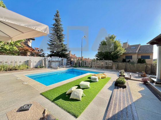 Foto 1 de Chalet en venta en Los Peñascales de 3 habitaciones con terraza y piscina