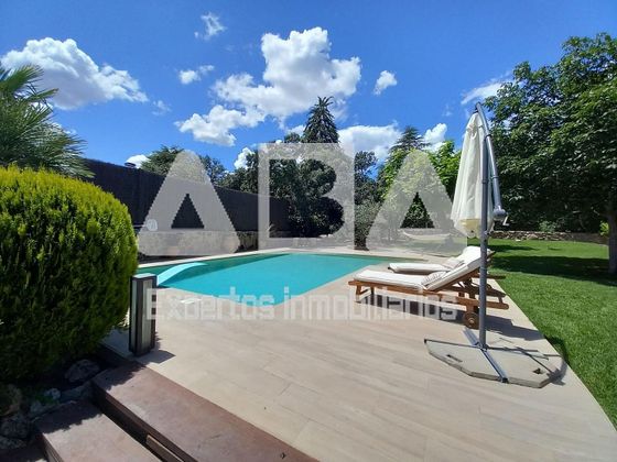 Foto 1 de Xalet en venda a Villafranca del Castillo de 6 habitacions amb terrassa i piscina