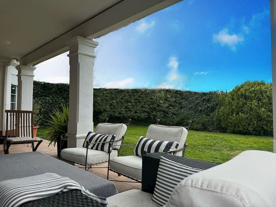 Foto 2 de Casa en venda a El Encinar de los Reyes de 5 habitacions amb terrassa i piscina
