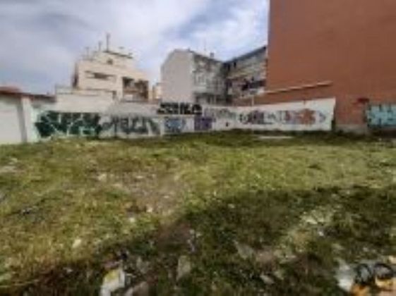 Foto 1 de Venta de terreno en calle De Valderribas de 137 m²