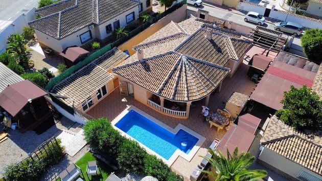 Foto 1 de Casa en venda a calle La Siembra de 4 habitacions amb terrassa i piscina