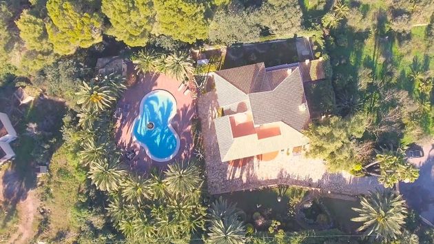Foto 2 de Casa en venda a calle Dels Alguers de 7 habitacions amb terrassa i piscina