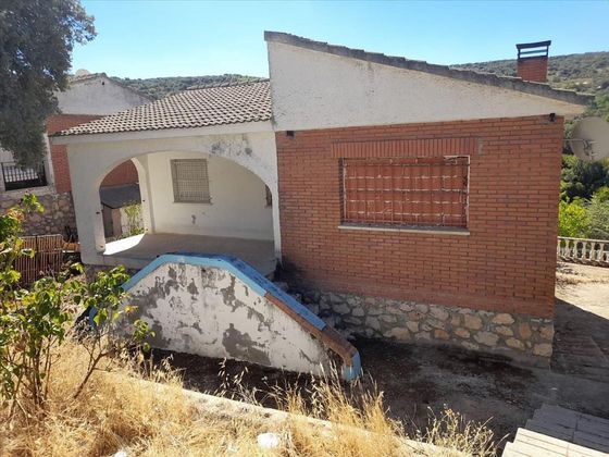 Foto 2 de Xalet en venda a Fuentenovilla de 3 habitacions amb terrassa i piscina