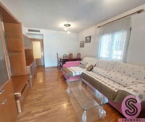 Foto 1 de Pis en lloguer a calle Entierro de la Sardina de 3 habitacions amb terrassa i mobles