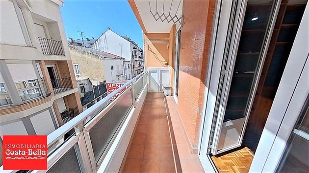 Foto 2 de Pis en venda a calle Ortiz Otañez de 3 habitacions amb terrassa i balcó
