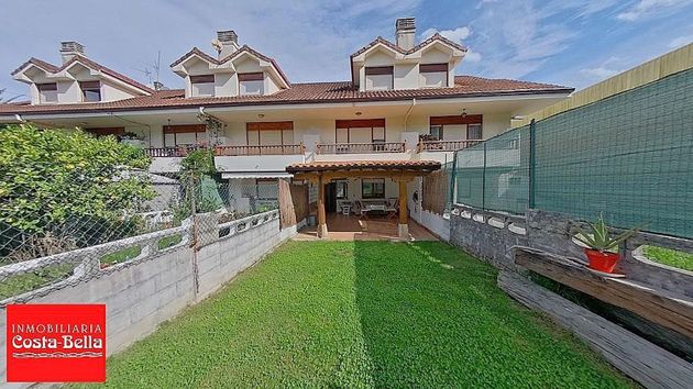 Foto 1 de Casa adossada en venda a urbanización Lugar Residencial Castilla de 4 habitacions amb terrassa i garatge
