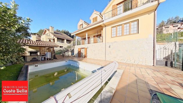 Foto 1 de Xalet en venda a barrio Primosto de 5 habitacions amb terrassa i piscina