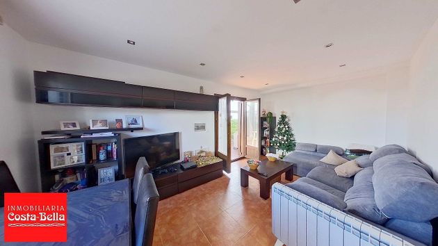 Foto 2 de Casa en venda a calle Castillo de 3 habitacions amb terrassa i garatge