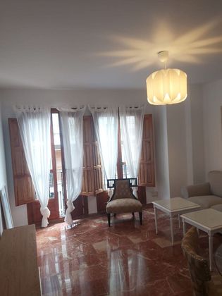 Foto 2 de Alquiler de piso en calle Radio Algeciras de 2 habitaciones con muebles y ascensor